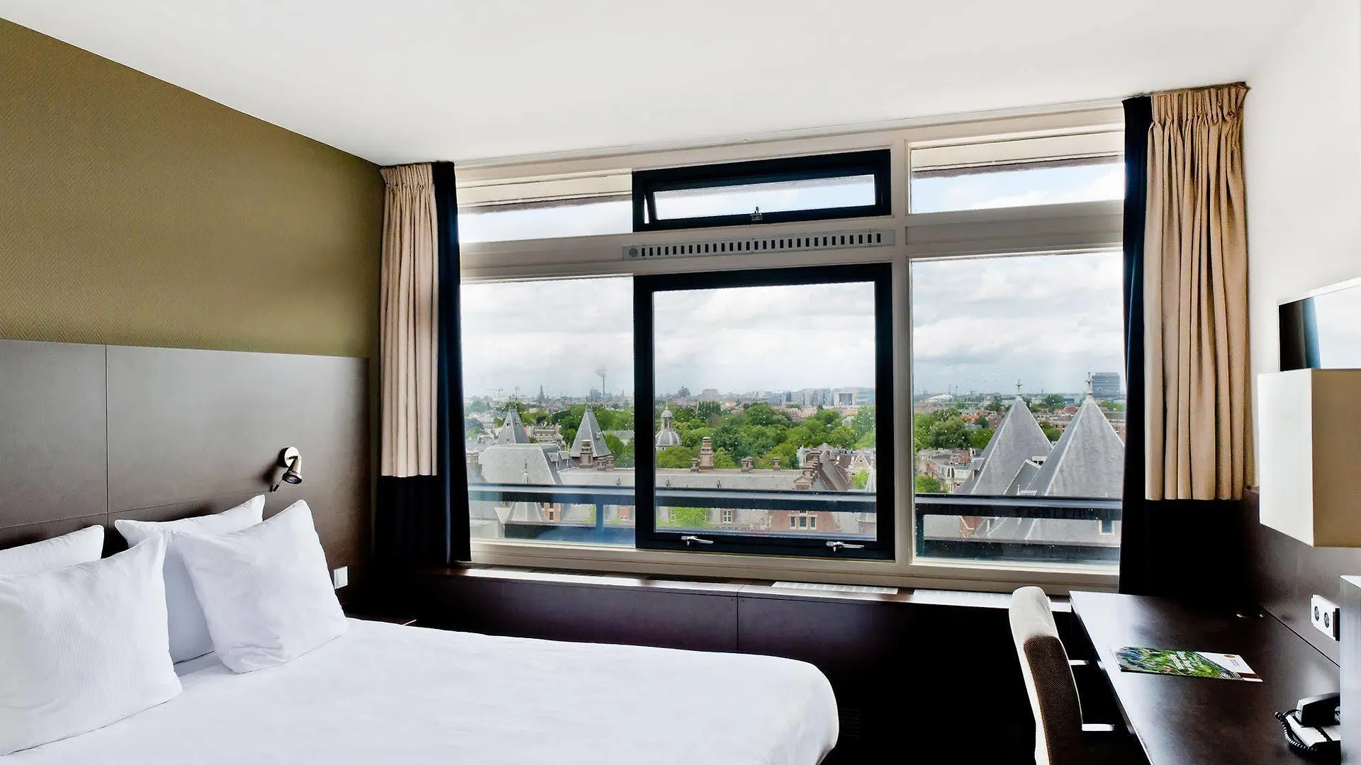 Amsterdam Tropen Hotel 3*,